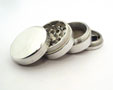 Polinator 50mm Grinder mit Sieb